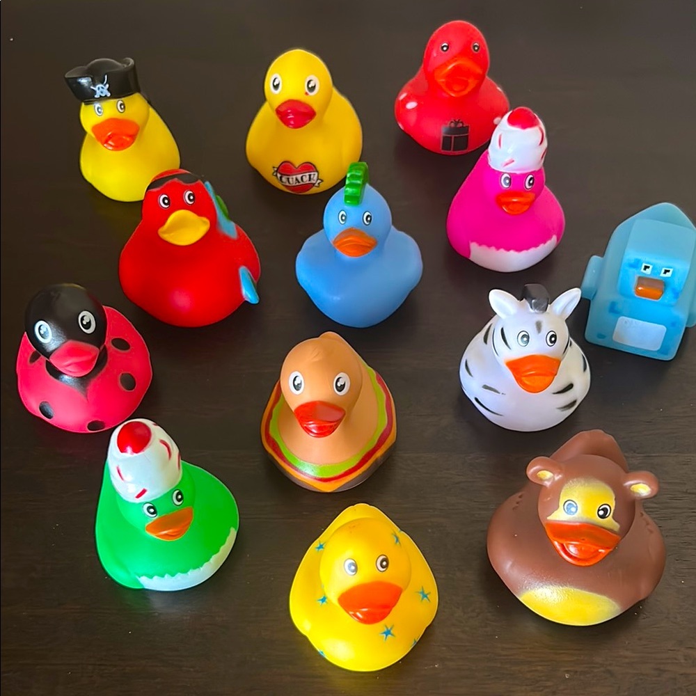 🐥 Small Rubber Duckies Bundle Of 11 NWOT